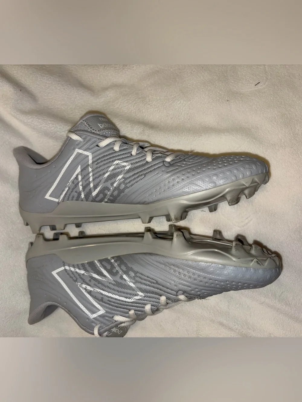 New Balance Men’s Rush Soccer Cleats — Gray & White size 8.5